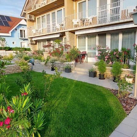 Siesta Apartmanhaz Balatonfuered Dış mekan fotoğraf