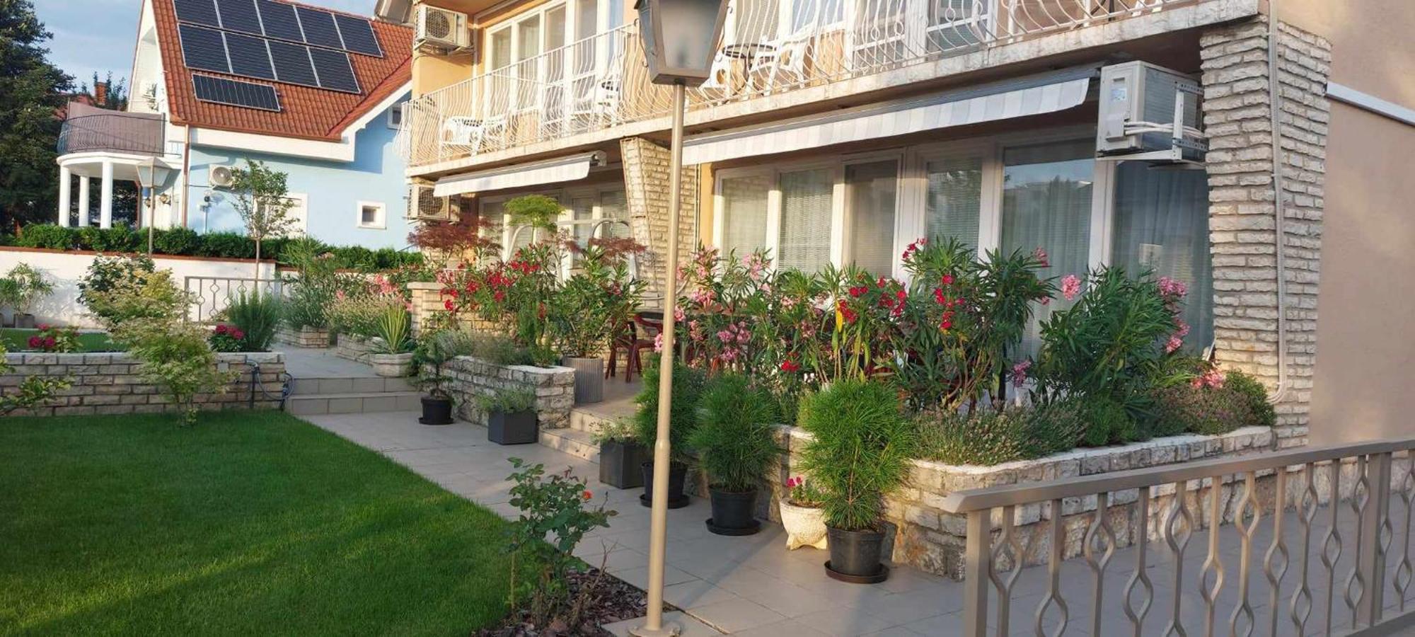 Siesta Apartmanhaz Balatonfuered Dış mekan fotoğraf